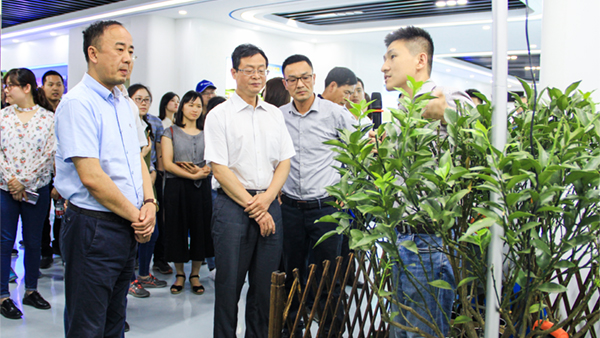 �x����һ�Ѕ��^�������r(n��ng)չ�d