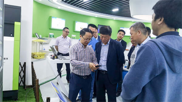 �츱���������I��һ��չʾͨ�^�֙C�˲鿴���r�O�y����