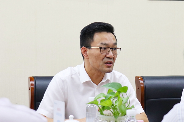 �������r�����L����